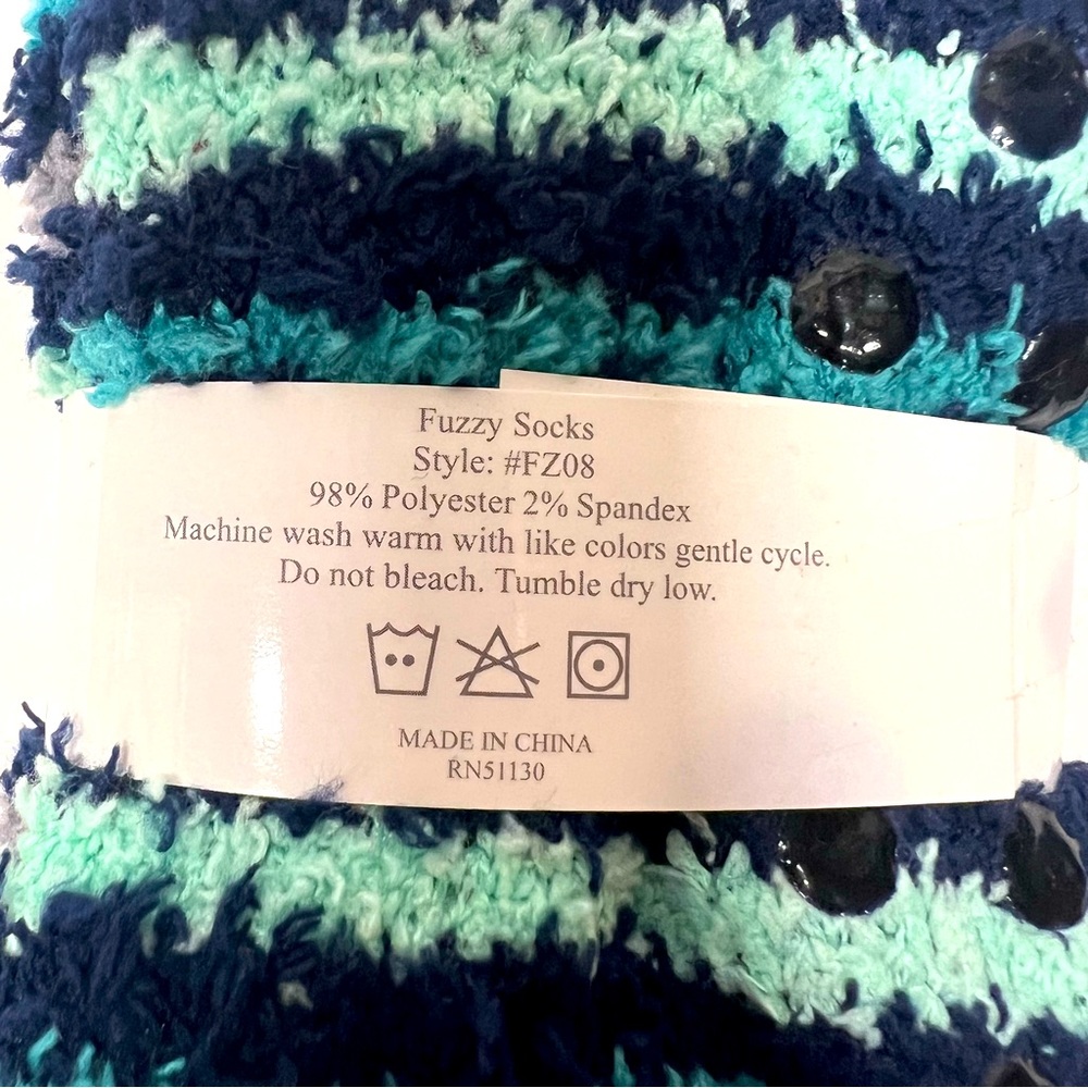 Fuzzy socks - Picture 4 of 5